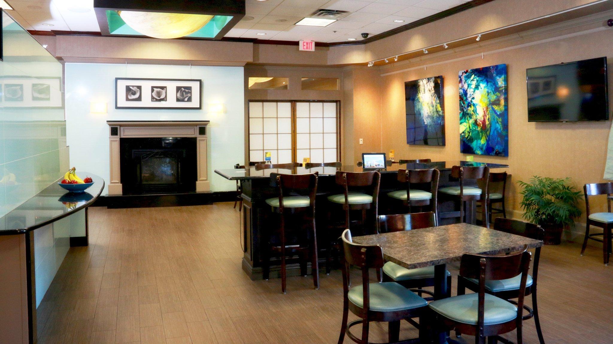 Holiday Inn Express Stony Brook-Long Island By Ihg Centereach Exterior photo