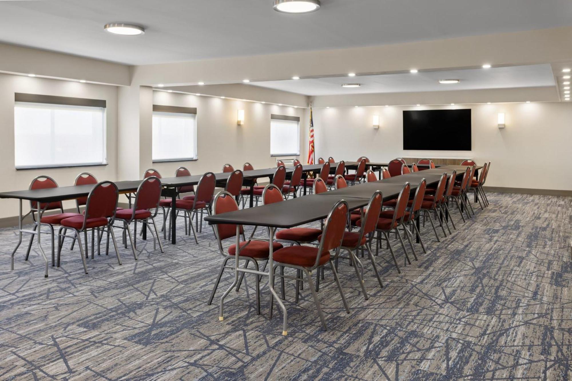 Holiday Inn Express Stony Brook-Long Island By Ihg Centereach Exterior photo